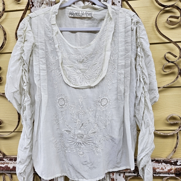 Magnolia Pearl Embroidered Blouse TOP - Picture 1 of 7